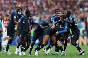  亚眠保级生死战告负，最后时刻乌龙球葬送整场努力