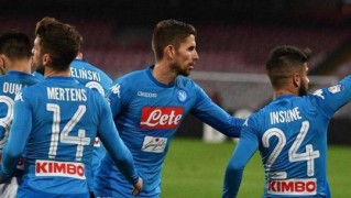  那不勒斯主场轻取维罗纳，斯帕莱蒂球队豪取五连胜佳绩