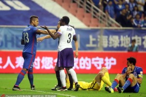  慕尼黑德比战火药味十足险冲突  