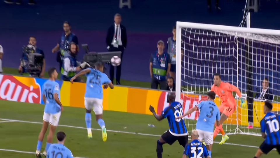  国米锋线集体哑火，劳塔罗错失单刀成转折点  