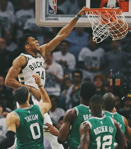  佛罗伦萨主场坚固堡垒，逼平劲旅延续不败金身